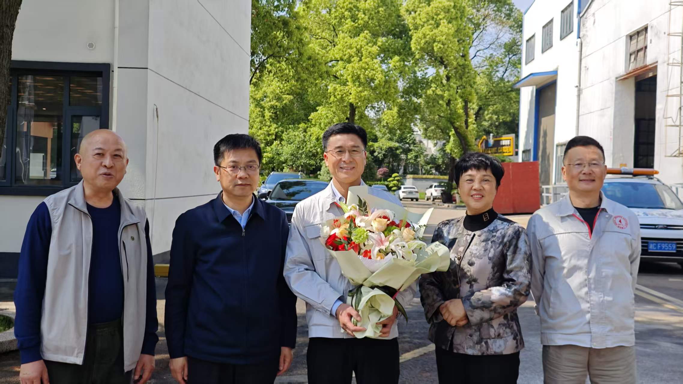 雨湖区区委书记陈小平一行走访wanbo万搏电子(中国)官方网站
公司